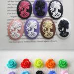 Lady Skeleton Cameo Necklac..